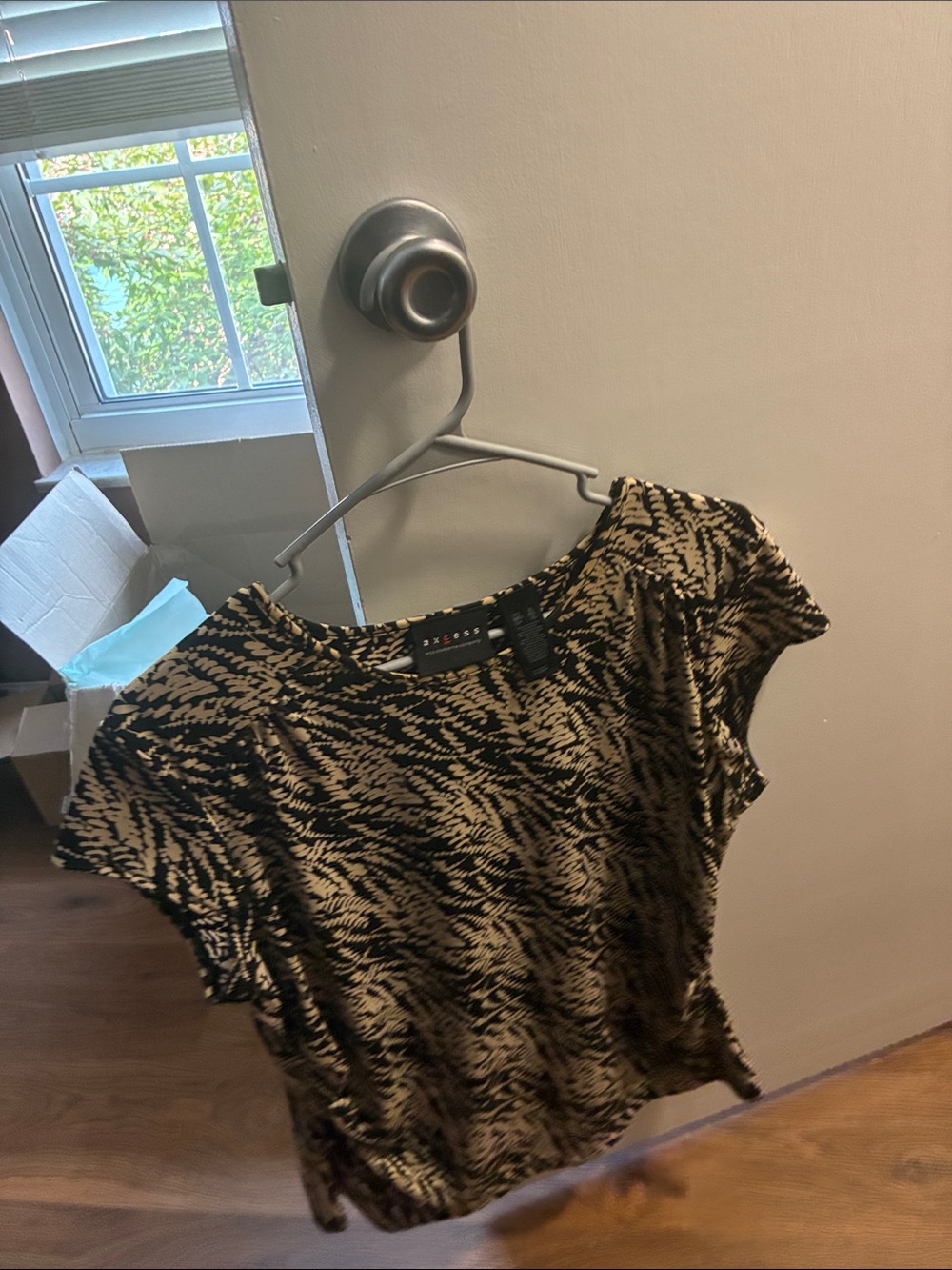 Axcess Black and Tan Patterned Women's Top